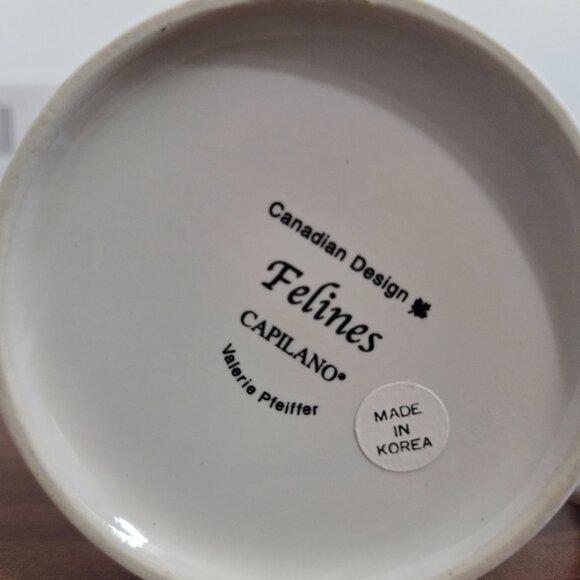 Scarlet Trio Cardinal Bird Canadian Designed Felines Capilano Trading Burnaby BC - Picture 7 of 8